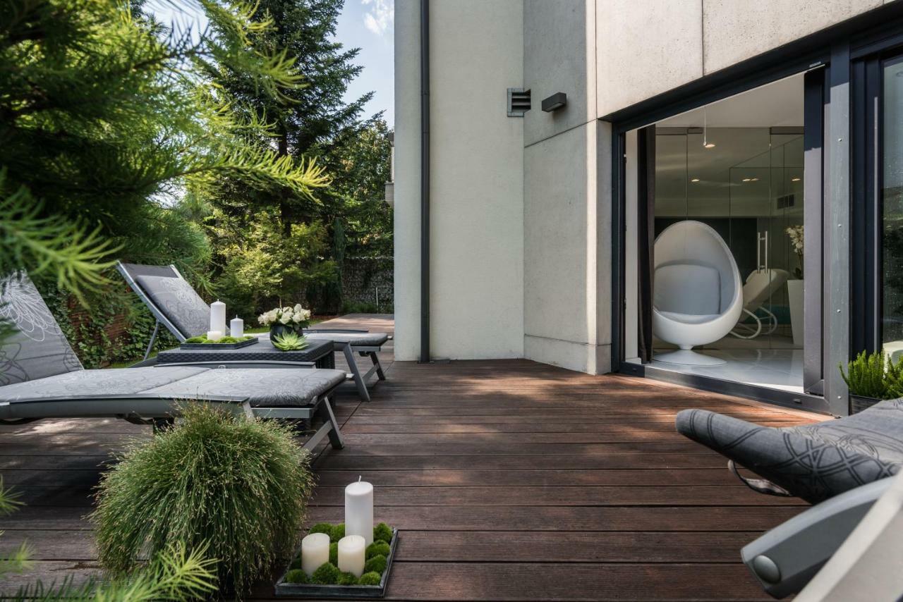 Stunning ! Pool Gym Sauna Garden Garage *