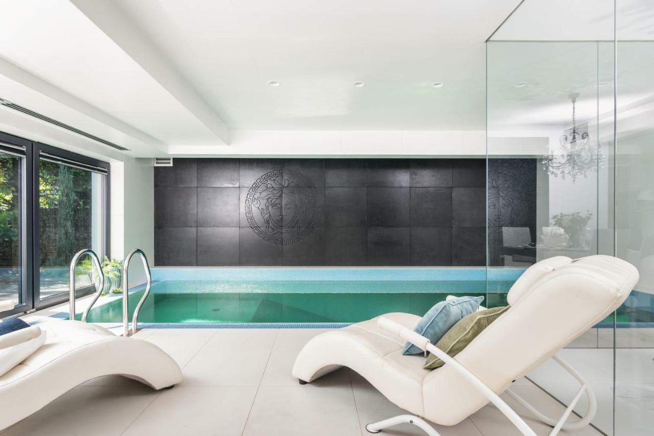 Ferienhaus Stunning ! Pool Gym Sauna Garden Garage Krakau