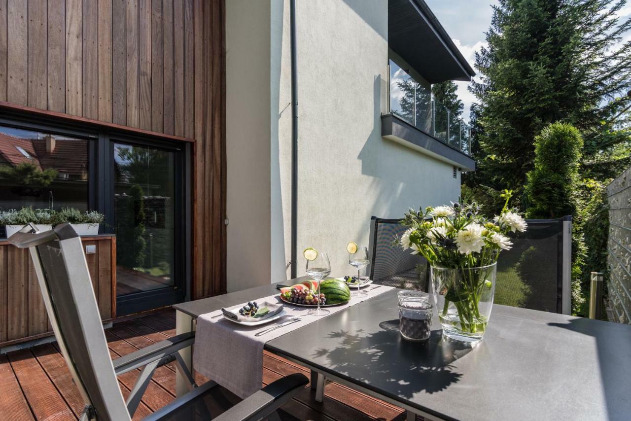 Stunning ! Pool Gym Sauna Garden Garage