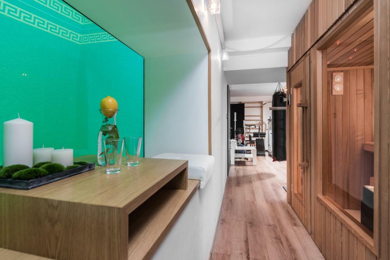Stunning ! Pool Gym Sauna Garden Garage Krakau