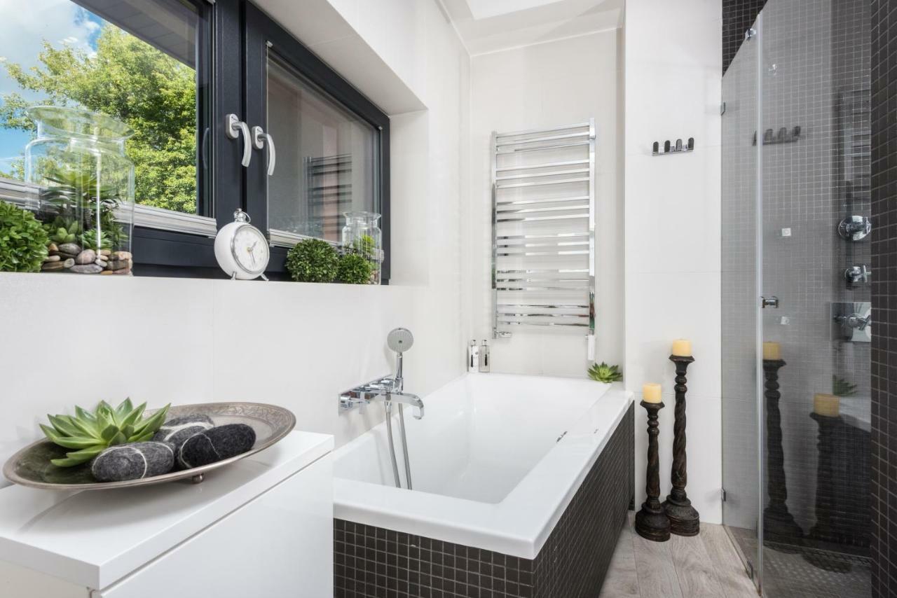 Ferienhaus Stunning ! Pool Gym Sauna Garden Garage *