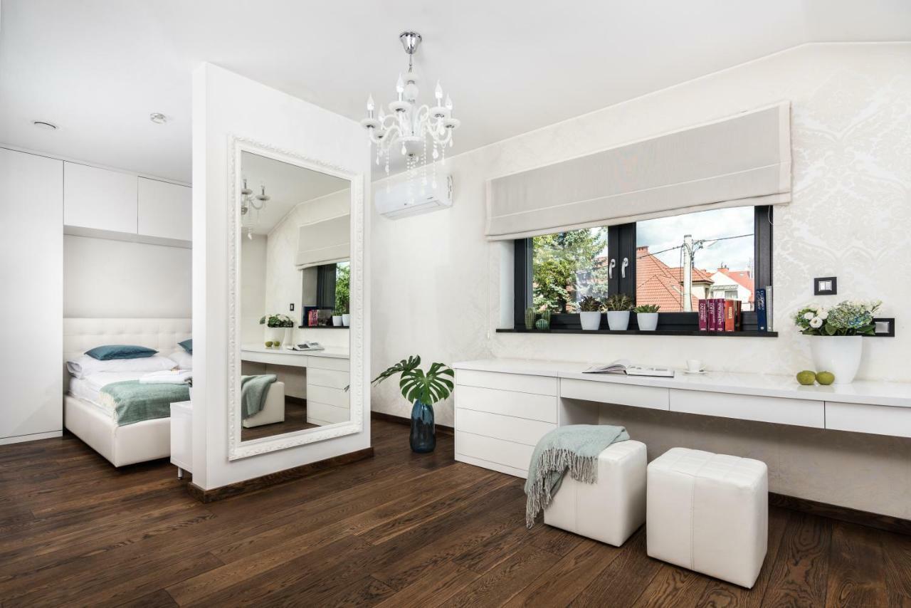Ferienhaus Stunning ! Pool Gym Sauna Garden Garage *