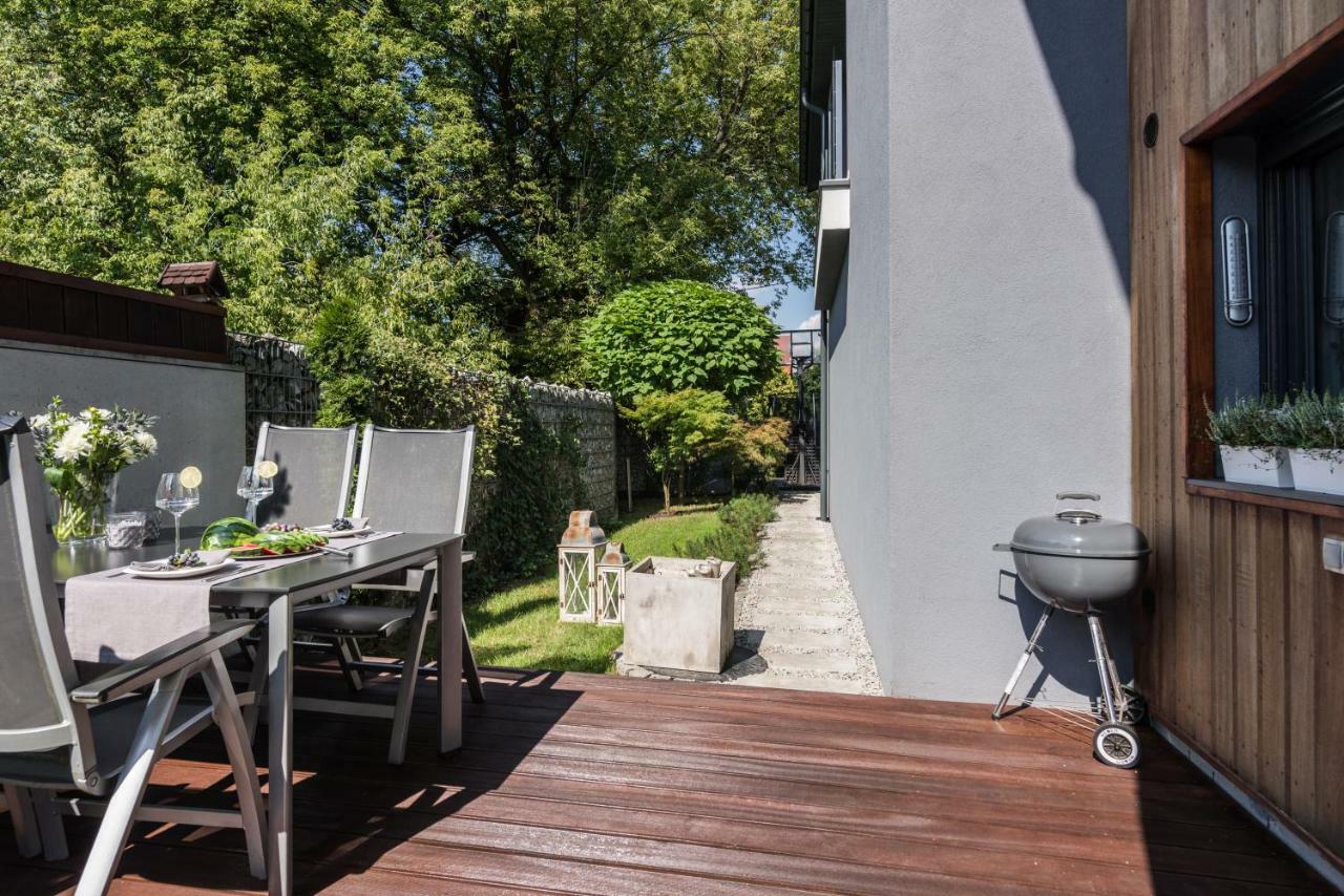 Stunning ! Pool Gym Sauna Garden Garage Ferienhaus *